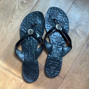 Tory burch flip flops